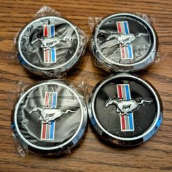 MUSTANG WHEEL CENTER CAPS (67mm)
