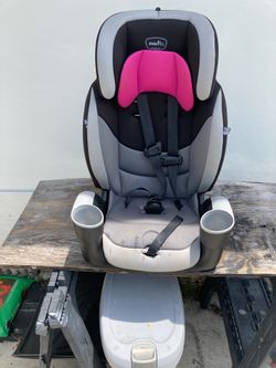 BABY CAR SEAT IN GREAT CONDITIONS. $ 65.00