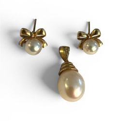 Classic Vintage 14k Gold & Pearl Set (3.8g)Beautiful, high-luster pearl jewelry set 
