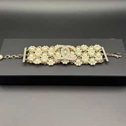 Authentic Chanel Large Golden Pearl & Strass Bracelet box & tag
