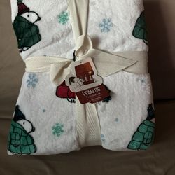 Peanuts Puffer Jacket Snoopy Twin Blanket