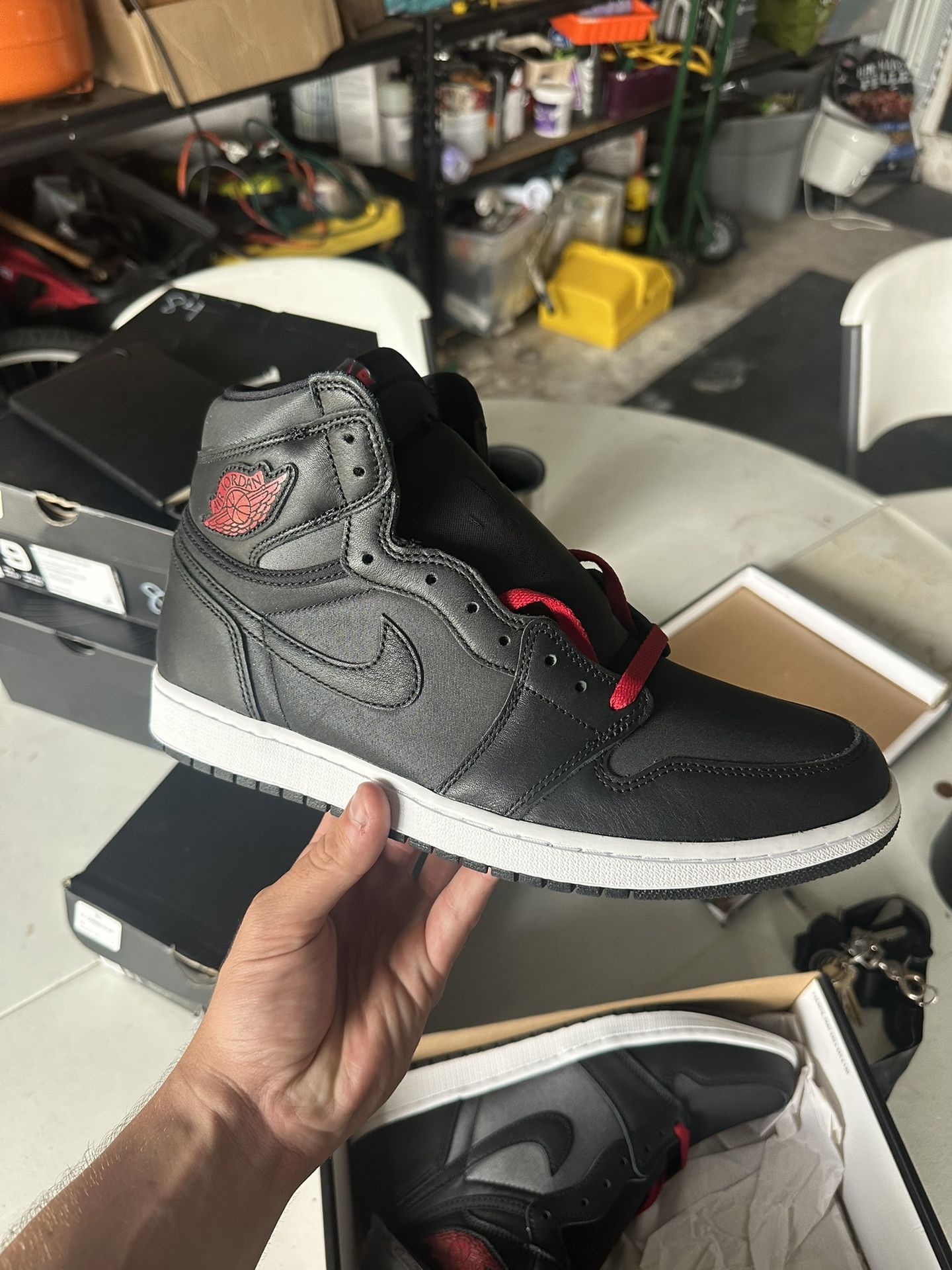 Jordan 1 High Retro Satin Black Gym