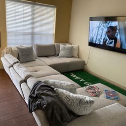 HUGE SECIONAL 6 PIECE COUCH