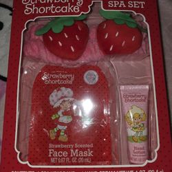 Strawberry Shortcake Spa set 