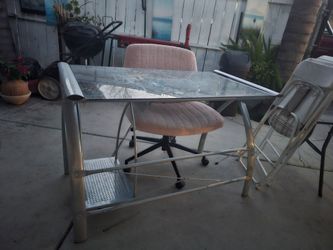 Computer desk