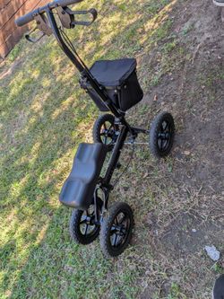 VEVOR Foldable Knee Scooter, Steerable Aluminum Knee Walker with Height-Adjustable Handlebars and Knee Pad, 12" All-Terrain Wheels, Dual Brakes, Leg R