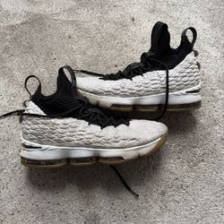 Nike Lebron 15 Shoes Men’s Size 11.5