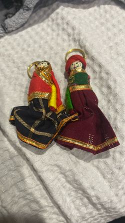 indian dolls and keychains