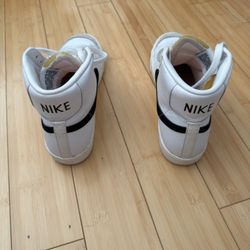 Nike Blazers White/Black Size 10.5