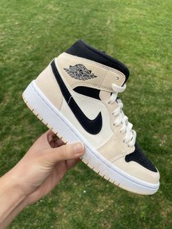 Jordan 1 Mid Barely Orange