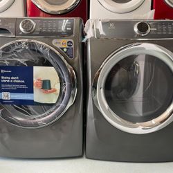 Electrolux Front Load Washer And Electric Dryer Set (stackable )