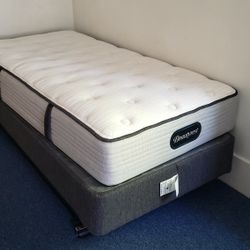 Beautyrest 12" BR800 Mattress Twin Size w/Box Spring & Bed Frame