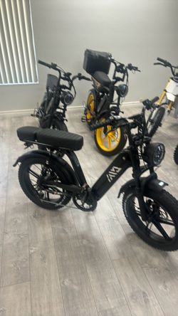 Stepthru moped style Ebike brand new in box for 750 out the door