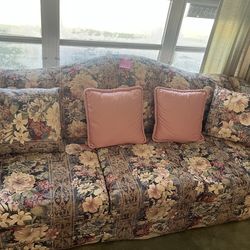 Floral Couch With matching Loveseat -Like new