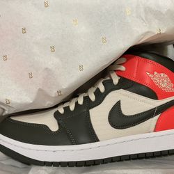 Air Jordan 1 Mid SE Newsprint Deadstock 