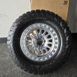 17" KMC w- 33x12.50R17  TBB tires