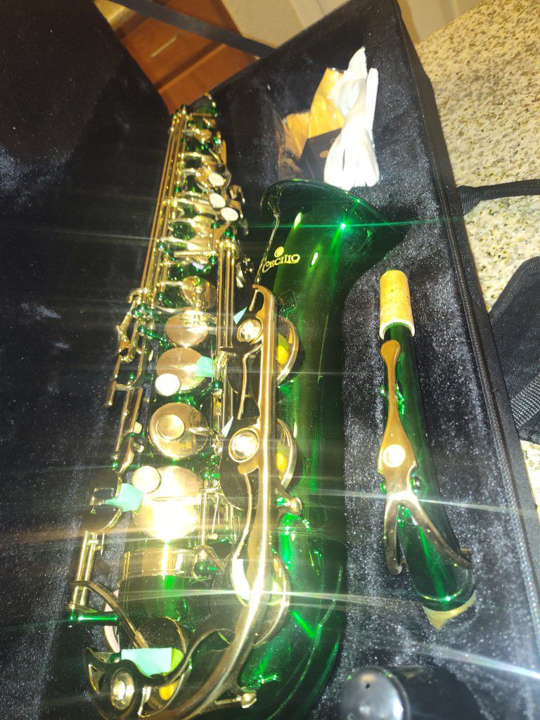 Cecilio Green And Gold Saxophone