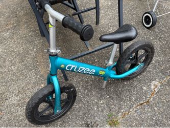 Cruzee Balance bike