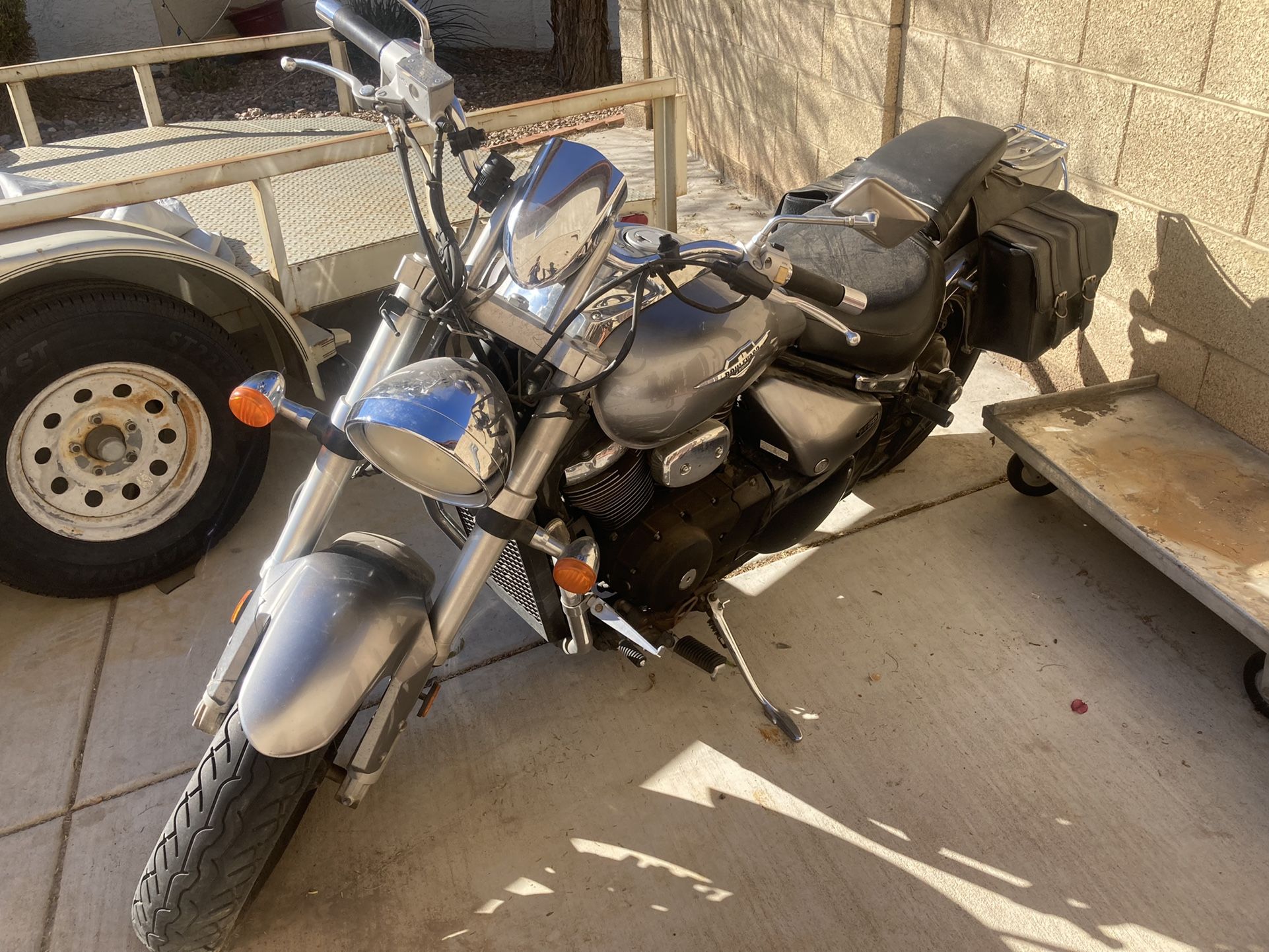 2006 Suzuki M50 Motorcycle 