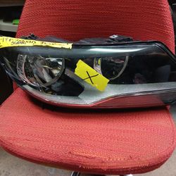 2012-16 Volkswagen Tiguan Right Headlight 