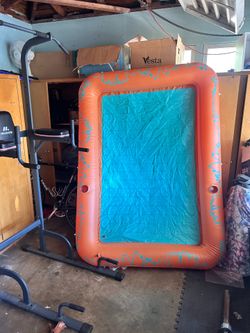 Inflatable pool raft with cup holders