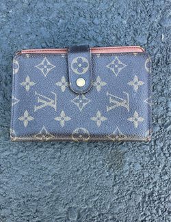 Pre Loved  Louis Vuitton Monogram Porte Papier Zip