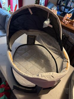Graco Pack n Play Travel And Changing Table 