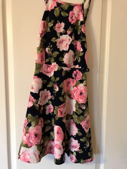 Beautiful floral print sundress pink, blue, green size small 💕 this week I’m having a women and junior clothing fashion sale on offer up! 🤩🥳😍