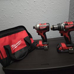 Milwaukee
M18 Lithium Brushless Cordless Compact Hammer Drill/Impact Combo Kit With Batteries And Carry Bag.