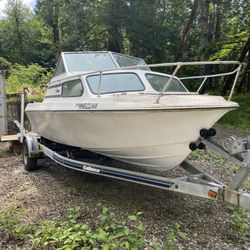 Glassply Cabin Cruiser Boat