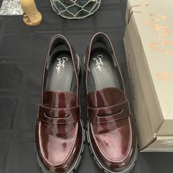 Crown Vintage Burgundy Women’s Shoes Size 9.5 Worn Once