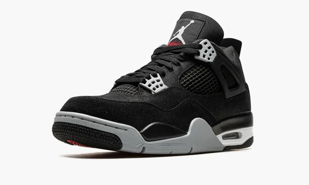 Jordan 4 Retro SE
Black Canvas Size 8