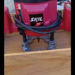 SKIL 1823 HP PLUNGE ROUTER 