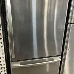 Refrigerador En Acero Inoxidable 30” Pulgadas