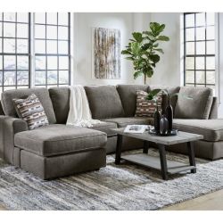 BRAND NEW O'Phannon 2-Piece Sectional with Chaise - Can Deliver!