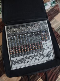 Mixer BEHRINGER not amplifier