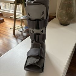 Aircast Leg Cast