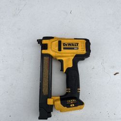 DEWALT 20V MAX Lithium-Ion Cordless Cable Stapler (Tool Only)
