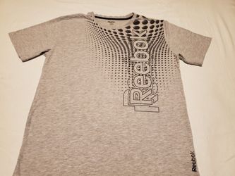 Reebok T-shirt size small NEW