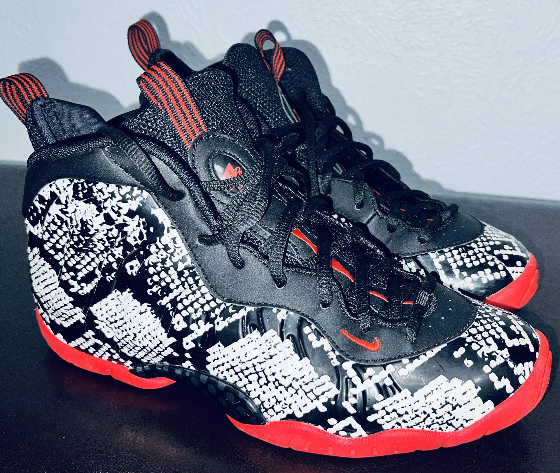Nike Air Foamposite One Albino Snakeskin Penny display picture 2