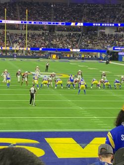 L A Rams Vs  Saints Tix w/ parking