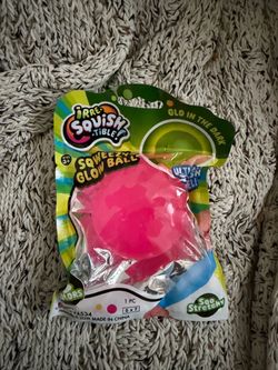 SQUISHY GLOW BALL
