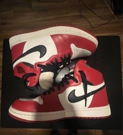 Nike Air Jordan 1 High OG Chicago 2015 – Size 8.5