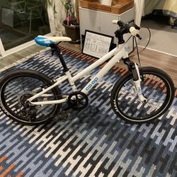 REI Kids bike Co-op 20inch 6 Speed White