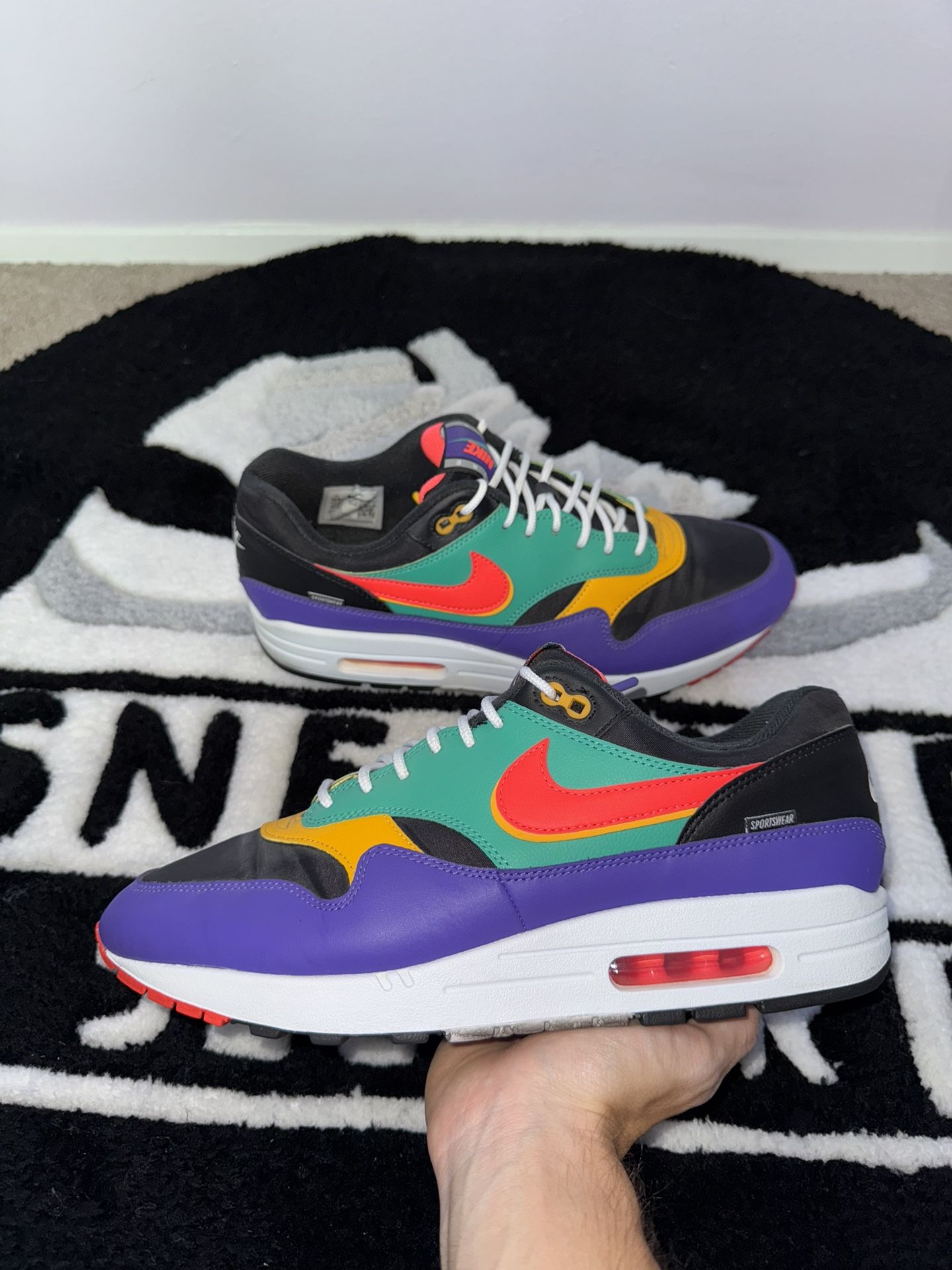 Nike Air Max 1 SE Windbreaker (Size 11.5)