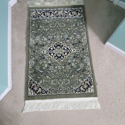 beautiful brand new 8mm Riyadh ul jannah print prayer mat for $50 only. (MUST SELL TODAY!)