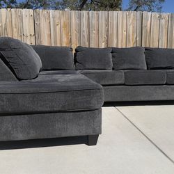 Broyhill Tripoli Slate Sectional – Like New – Retail $1,399 – $799
