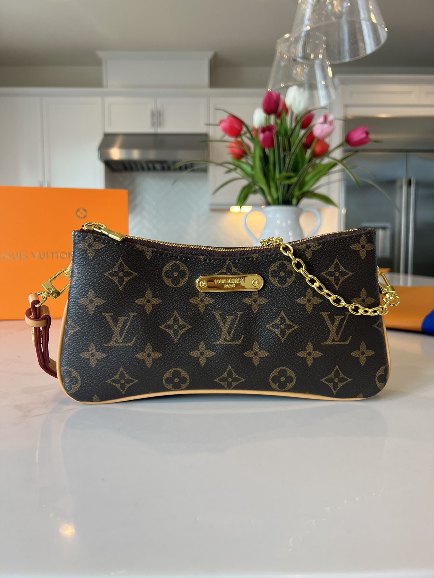 Louis Vuitton Pochette Liv