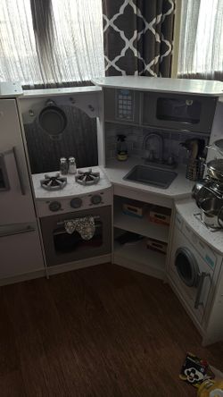 Kids Play Kitchen