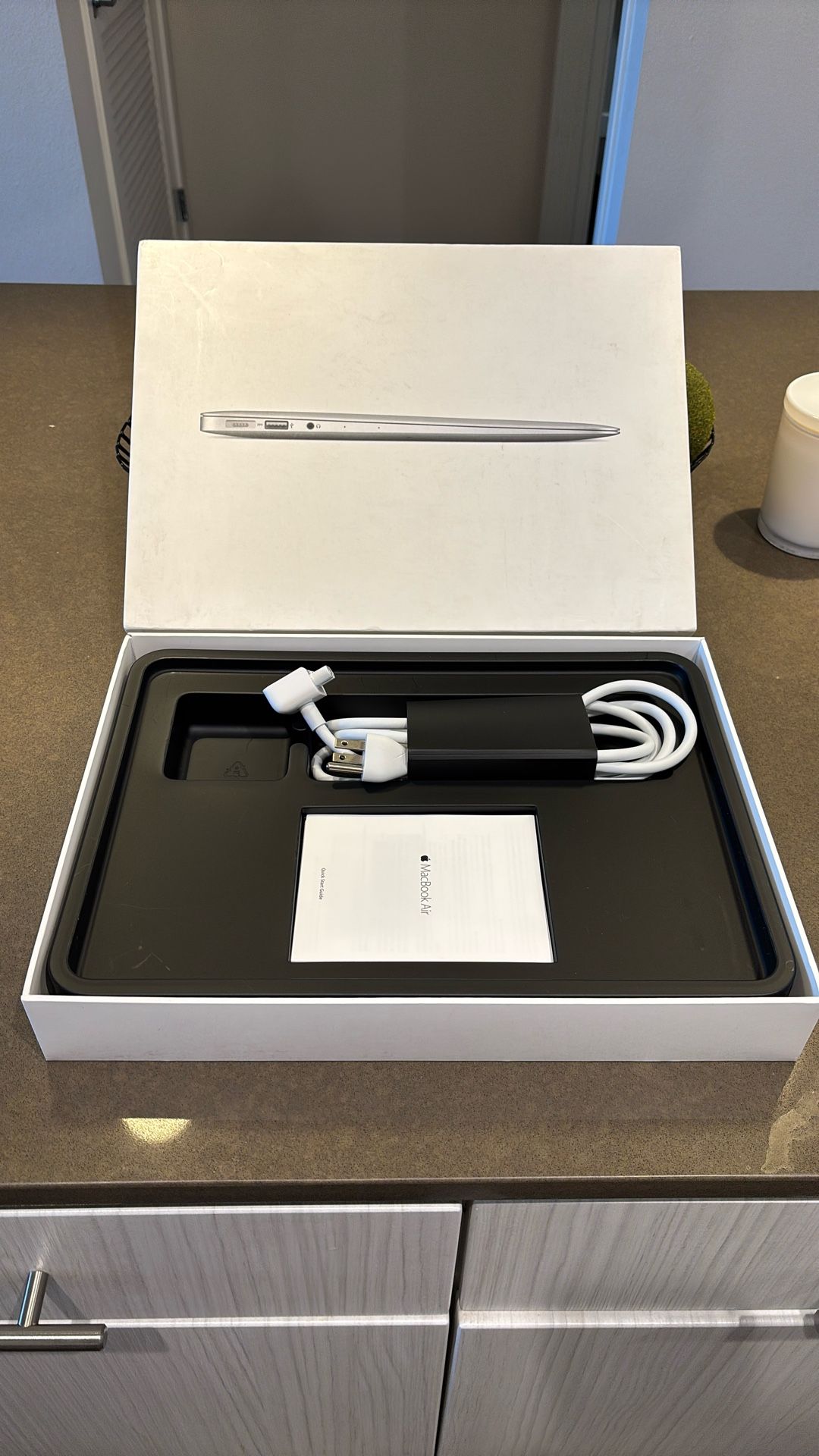 Mac Book Air 13 Inch 8gb